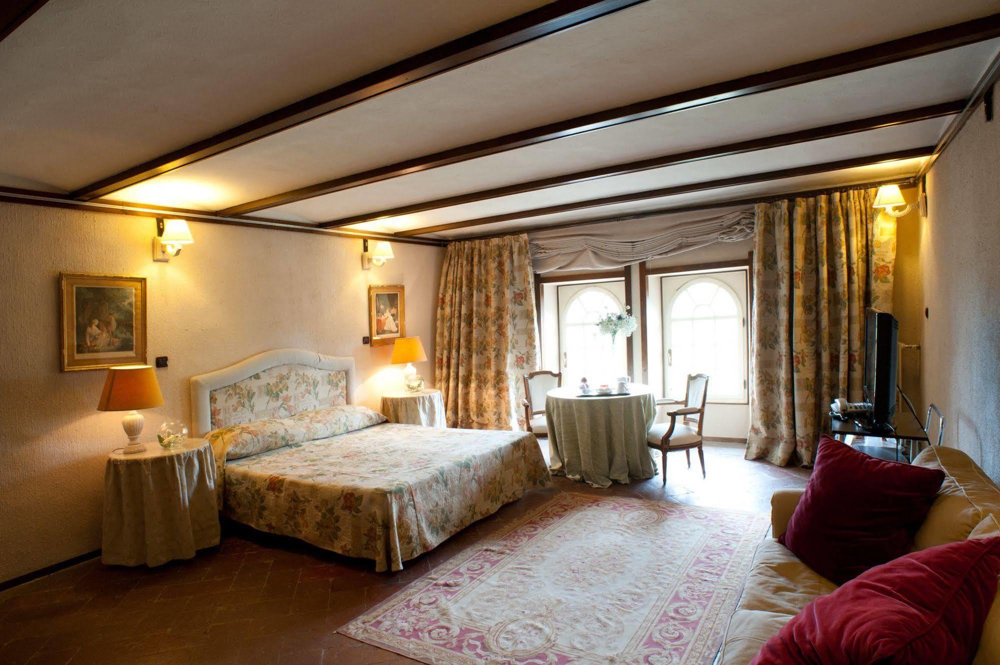 Relais Del Castello Di Oviglio Hotel Ngoại thất bức ảnh